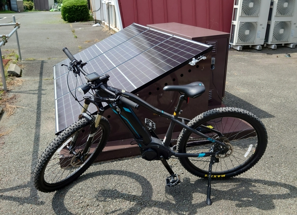 瀬の本にあるソーラーシステム（阿蘇くじゅうサイクルツアーの裏手に設置してあります