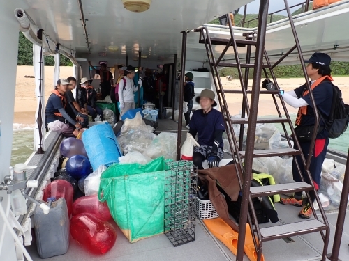 船に積み込んだ様子　