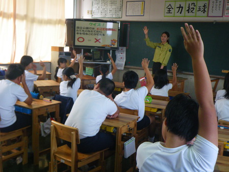 まるばつクイズの様子