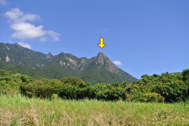 里から見たモッチョム岳