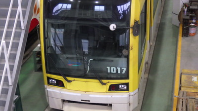 ピカピカに磨かれた電車のガラス。これもシラスバルーンの粒子のおかげです。