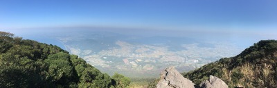 山頂はかすんでいましたが、空気の層がきれいでした。