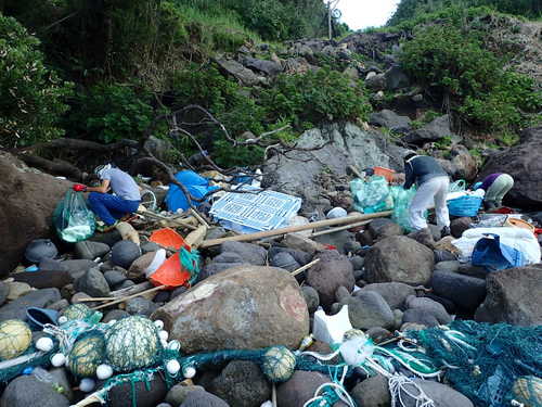 西之湯横の海岸清掃の様子