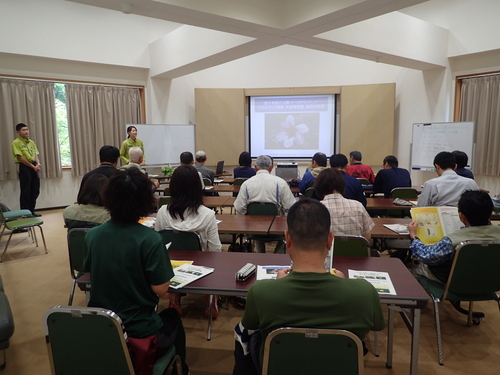 屋久島国立公園パークボランティア勉強会の様子