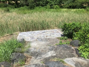 石材を使用した補修（2019年9月撮影）