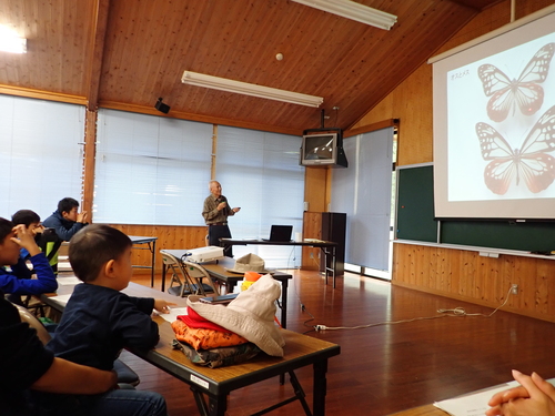 室内レクチャーの様子。